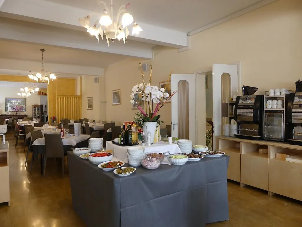 Hotel Madison Lido di Jesolo 3*,